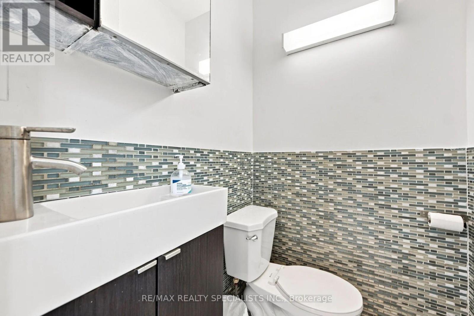 39 Macdonald Street, Toronto, Ontario M8V 1Y3 - Photo 10 - W13761826