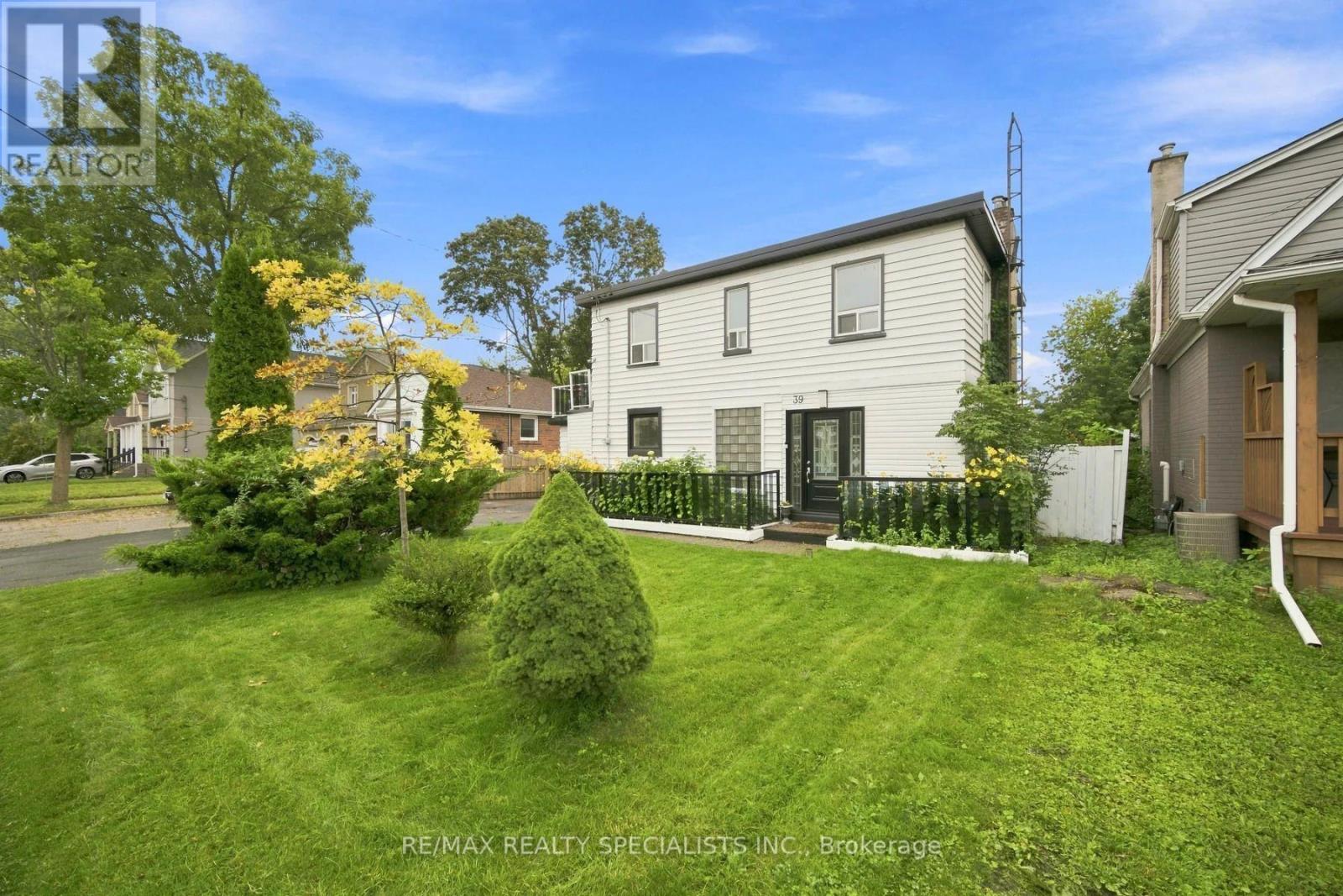 39 Macdonald Street, Toronto, Ontario M8V 1Y3 - Photo 2 - W13761826