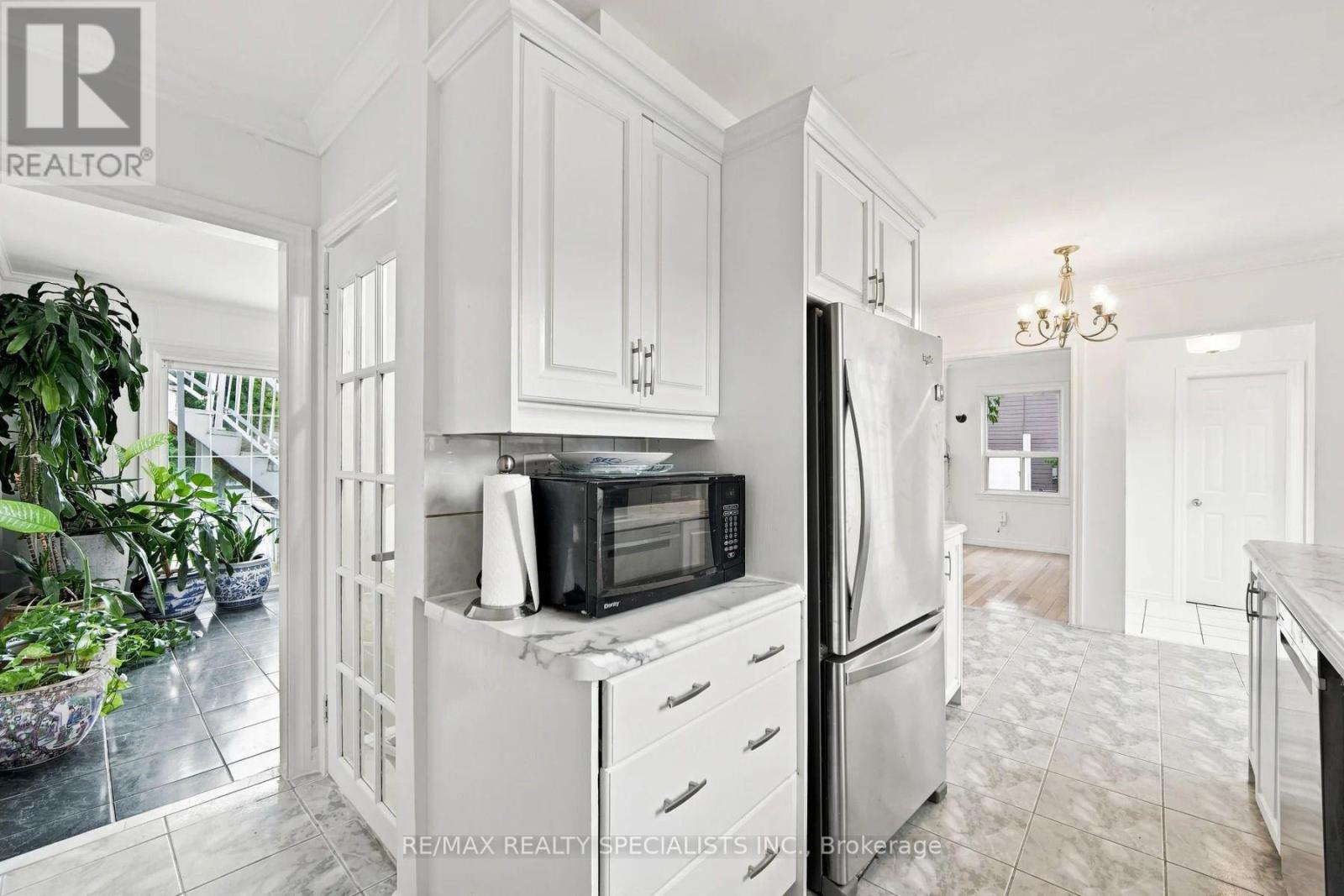 39 Macdonald Street, Toronto, Ontario M8V 1Y3 - Photo 5 - W13761826