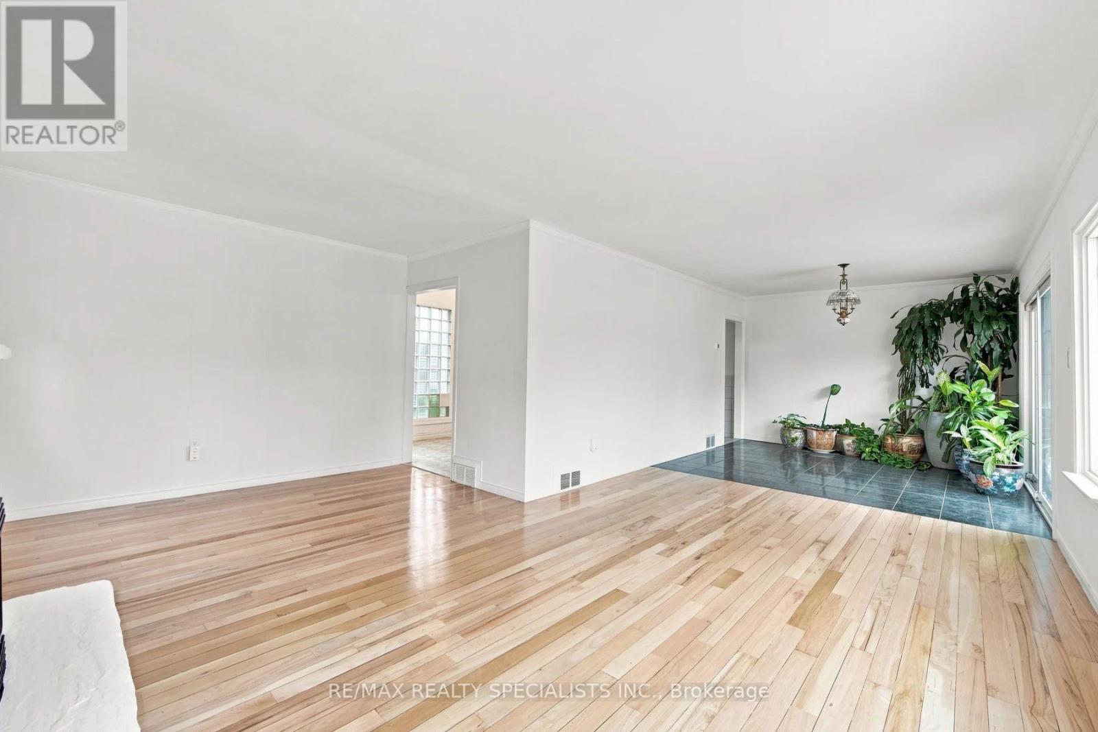 39 Macdonald Street, Toronto, Ontario M8V 1Y3 - Photo 6 - W13761826