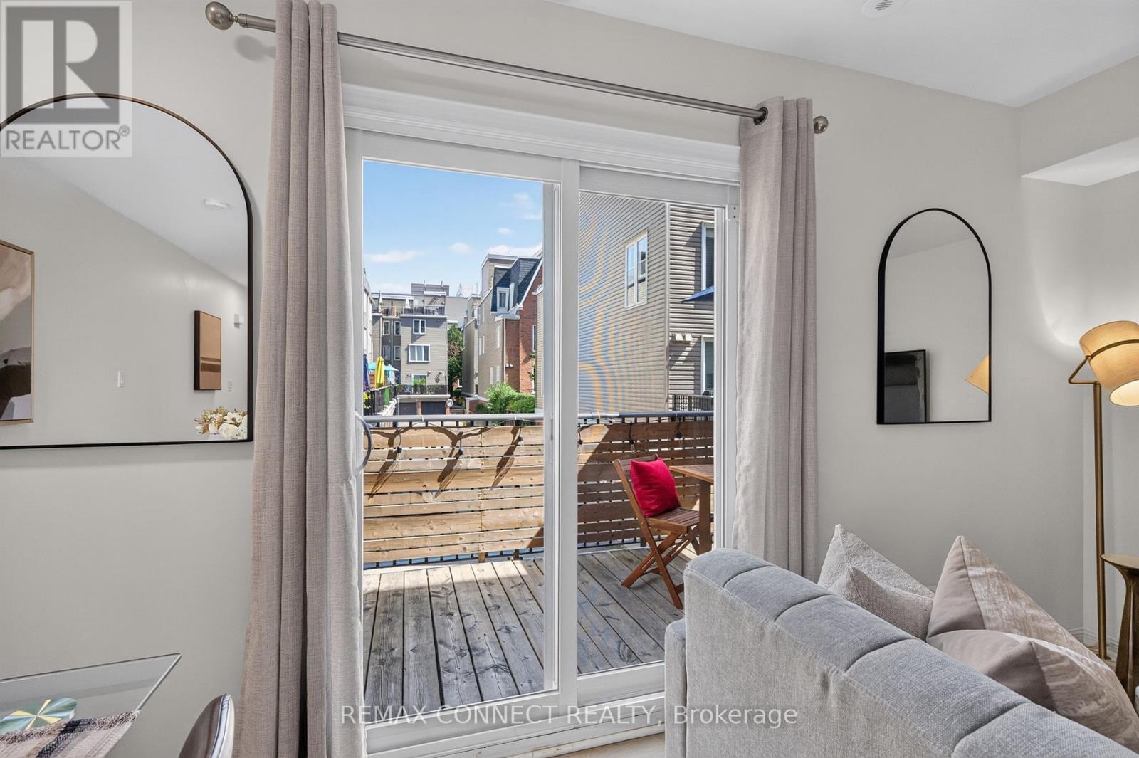 7b Crawford Street, Toronto, Ontario  M6K 3M3 - Photo 11 - C13759968
