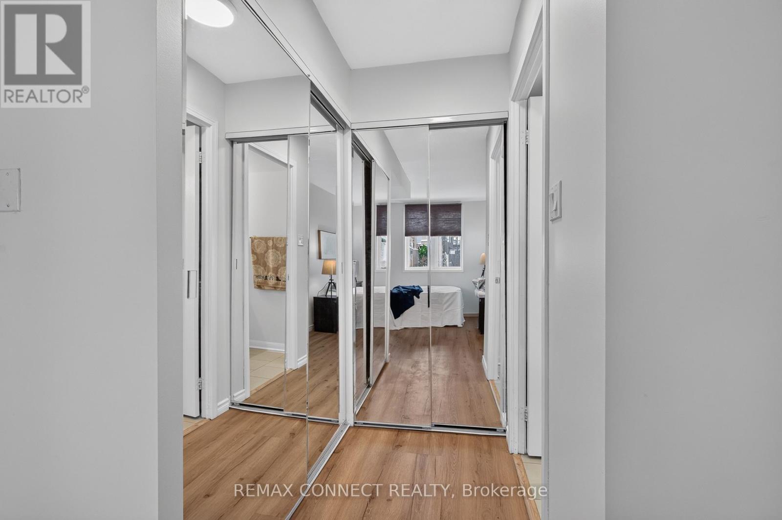 7b Crawford Street, Toronto, Ontario  M6K 3M3 - Photo 28 - C13759968