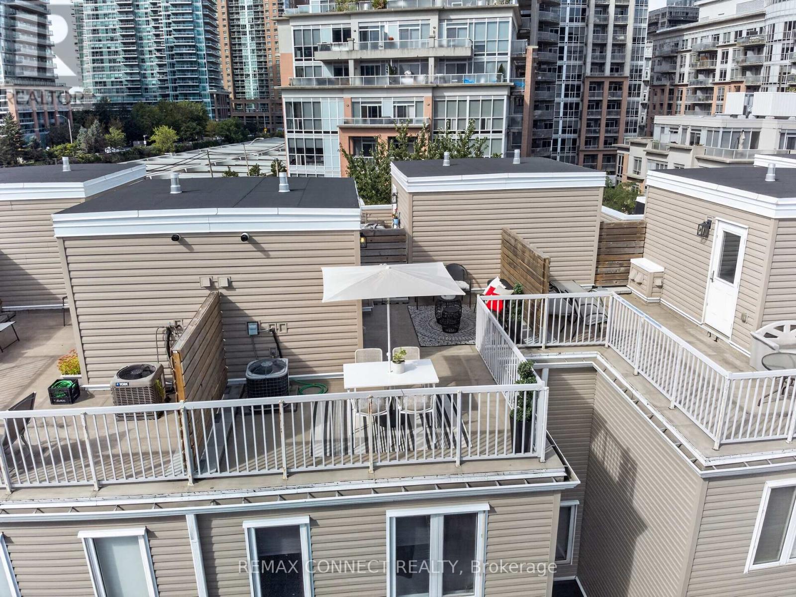 7b Crawford Street, Toronto, Ontario  M6K 3M3 - Photo 36 - C13759968