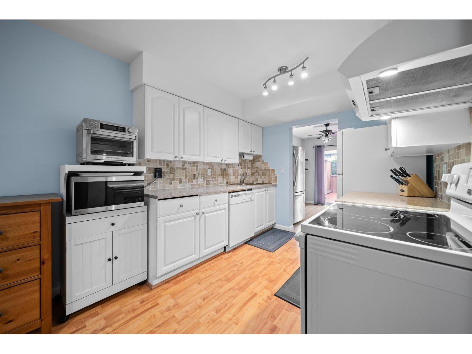 113 13880 74 Avenue, Surrey, British Columbia  V3W 7E6 - Photo 11 - R3163042