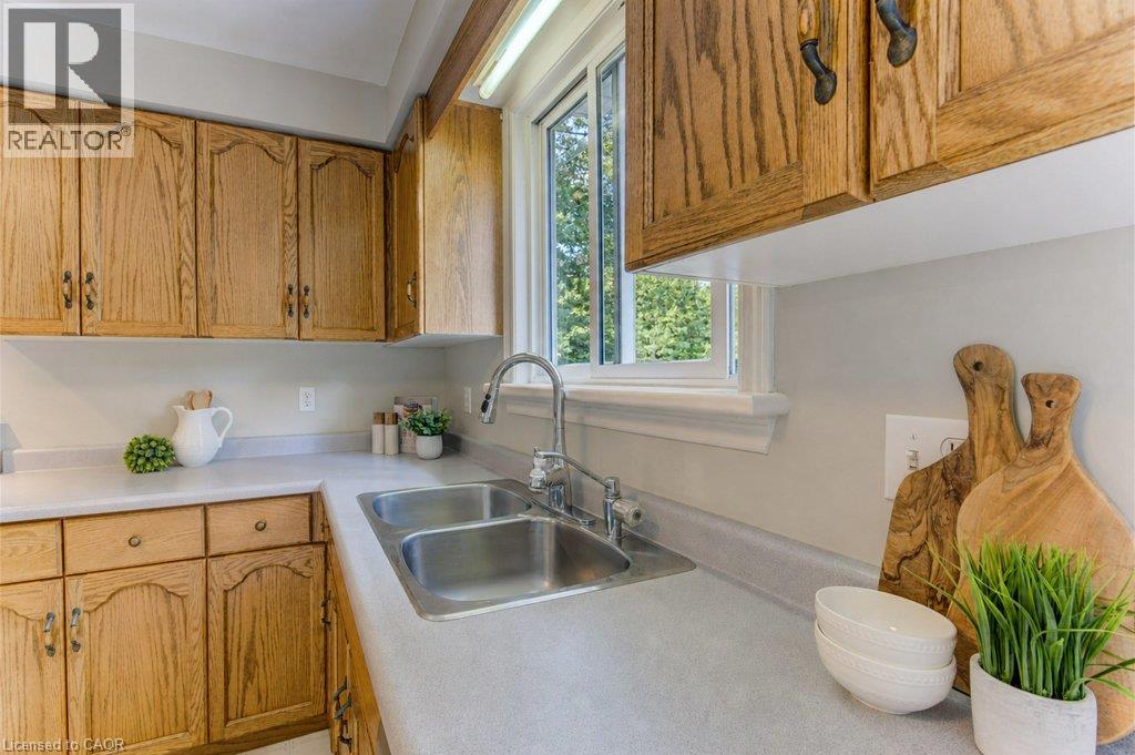 26 Stanmore Avenue, Kitchener, Ontario N2B 3W2 - Photo 12 - 40859114