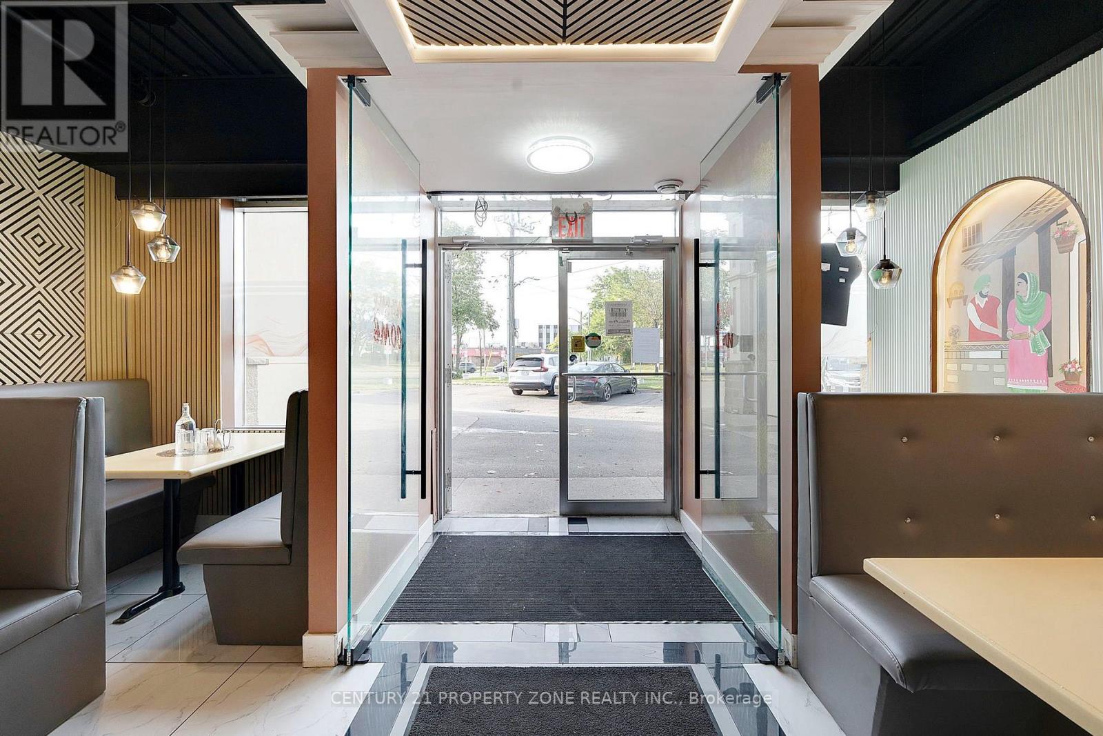 43 - 1770 Albion Road, Toronto, Ontario  M9V 1C2 - Photo 2 - W13737746