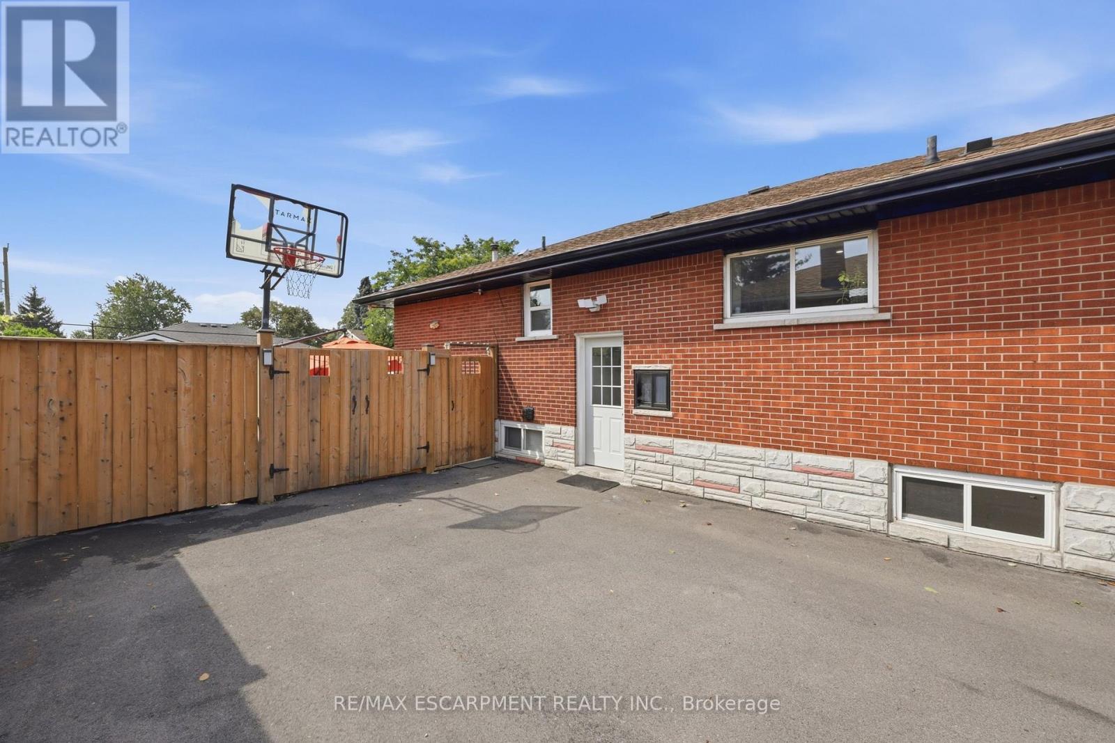 894 Brucedale Avenue E, Hamilton, Ontario  L8B 1S9 - Photo 22 - X13761720