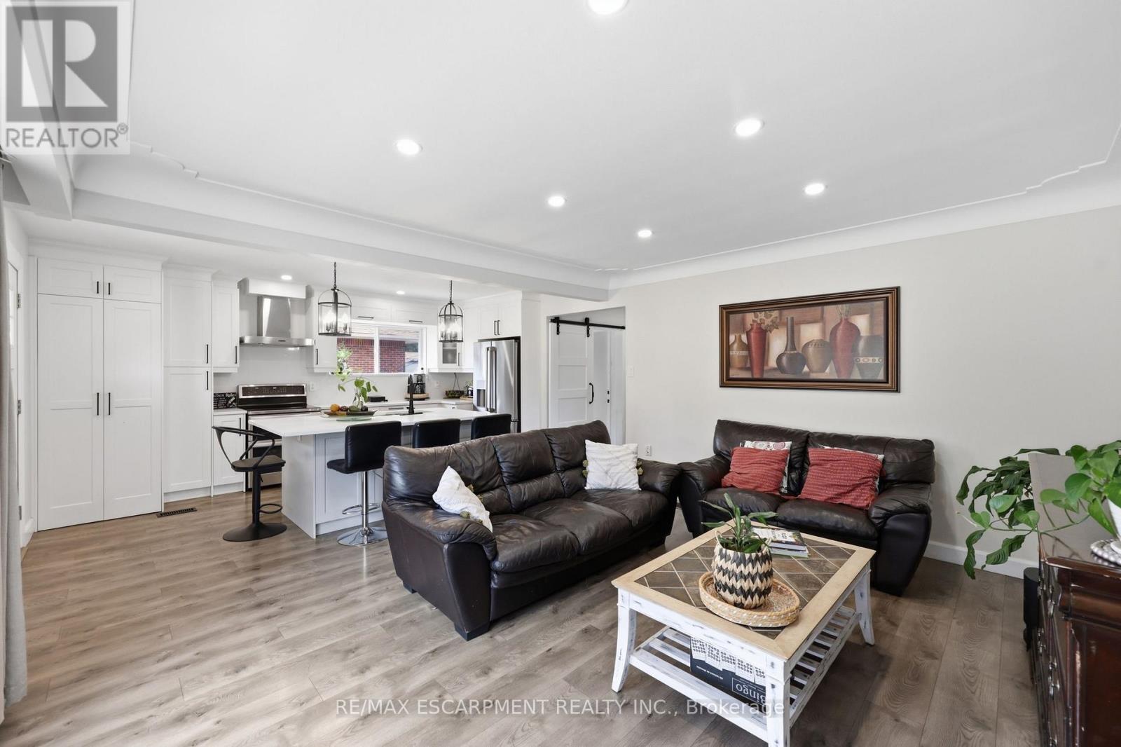 894 Brucedale Avenue E, Hamilton, Ontario  L8B 1S9 - Photo 5 - X13761720