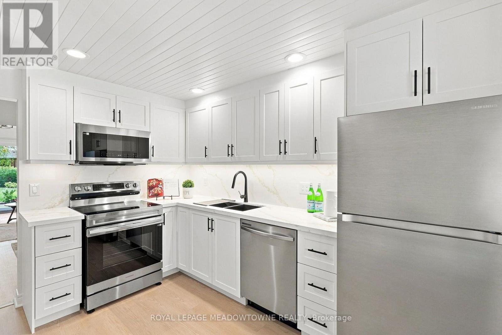 17 - 20 Mineola Road, Mississauga, Ontario  L5G 4N9 - Photo 8 - W13761852