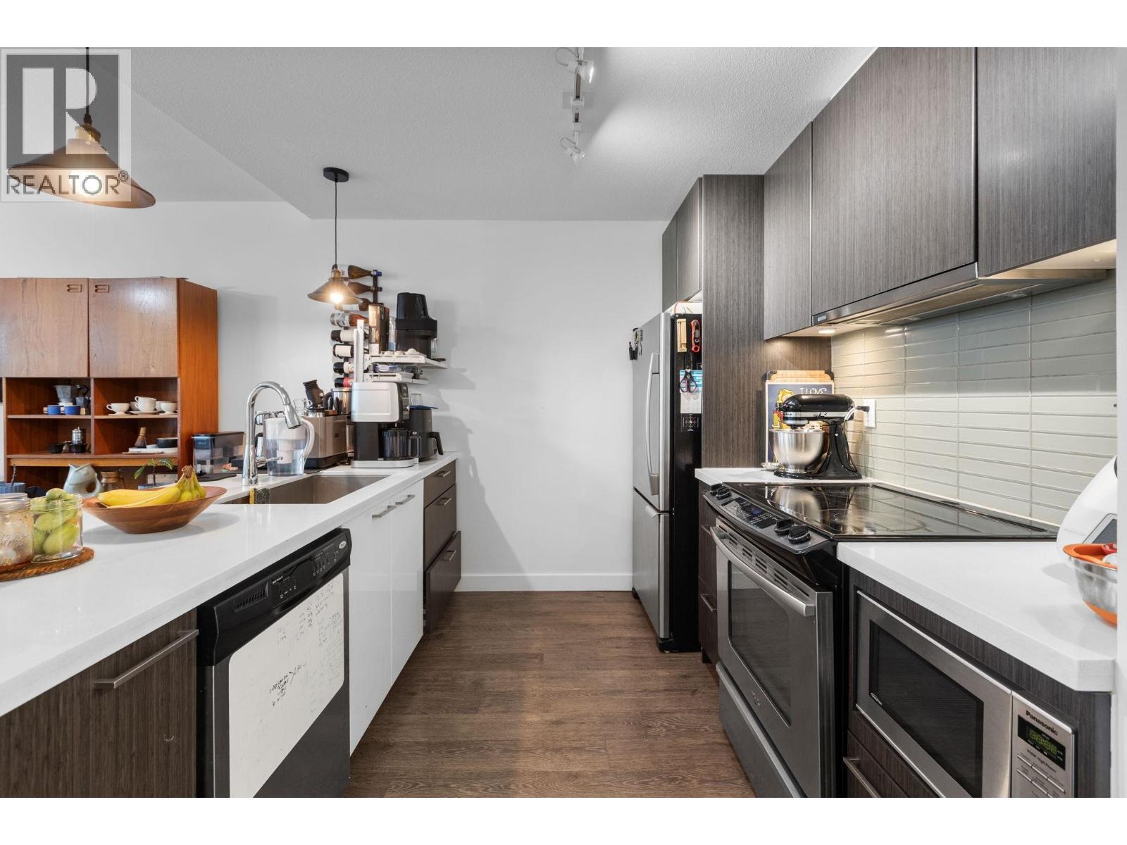 302 618 Langside Avenue, Coquitlam, British Columbia  V3J 0B8 - Photo 11 - R3162040