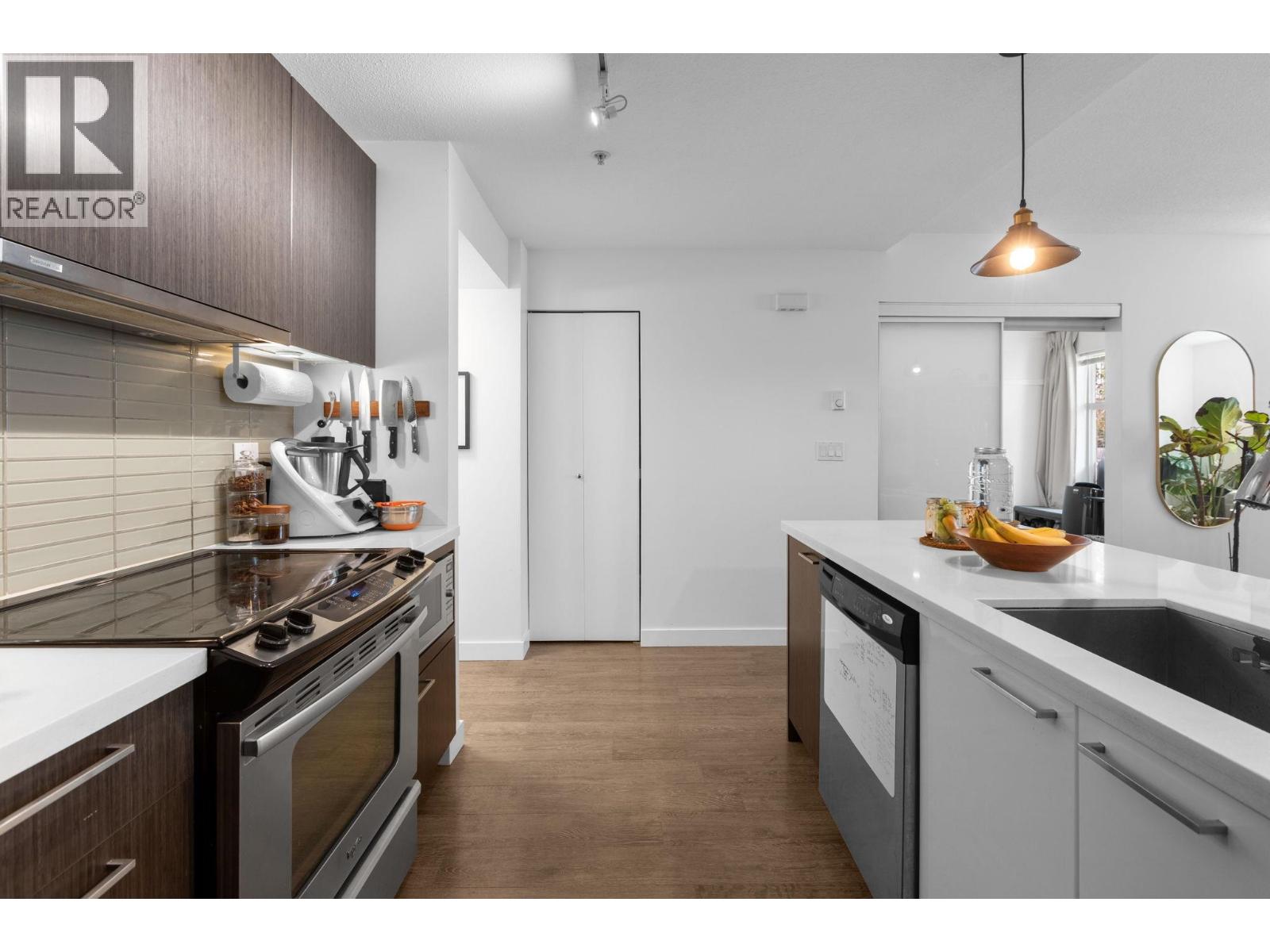 302 618 Langside Avenue, Coquitlam, British Columbia  V3J 0B8 - Photo 13 - R3162040