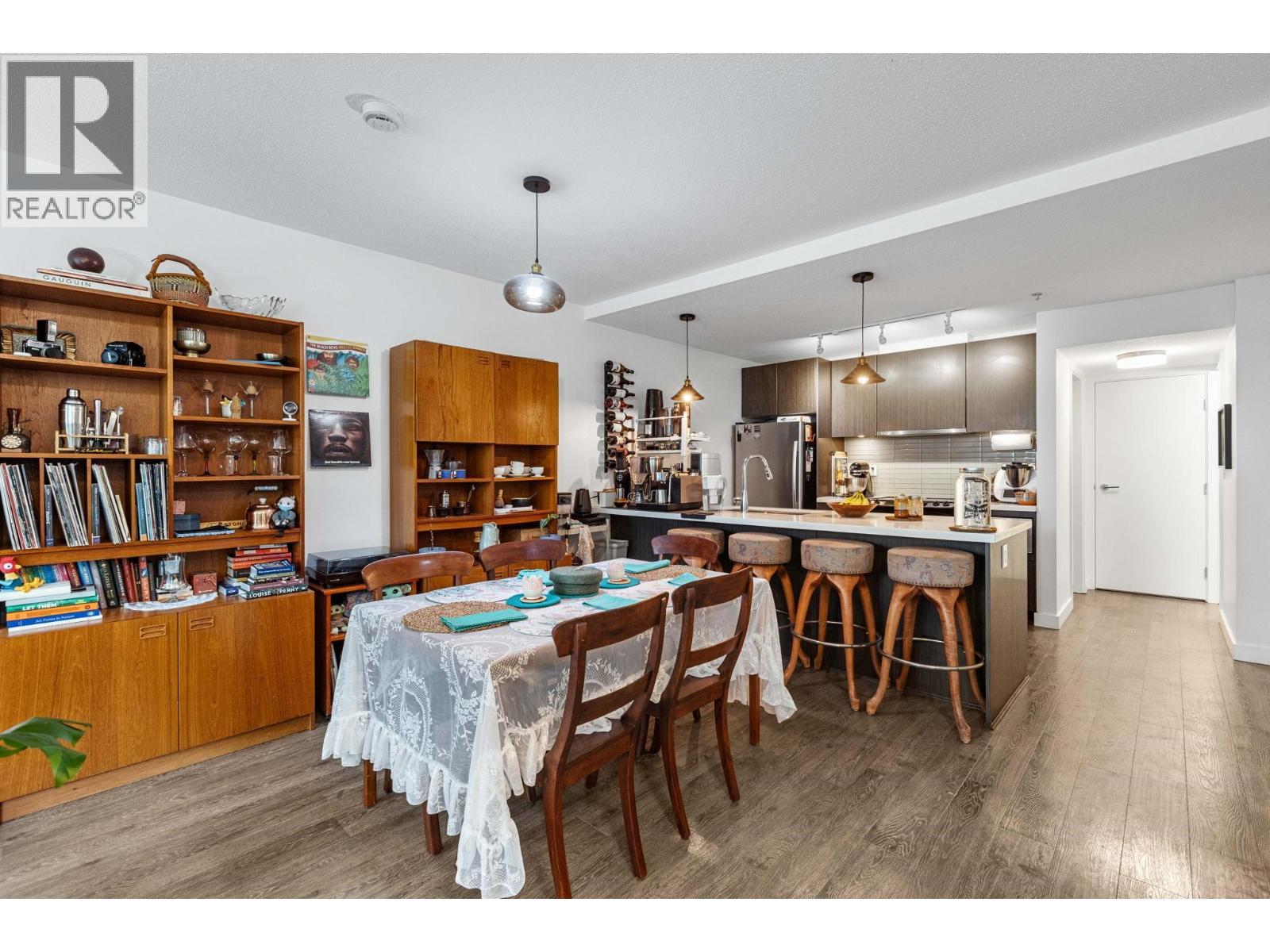 302 618 Langside Avenue, Coquitlam, British Columbia  V3J 0B8 - Photo 2 - R3162040