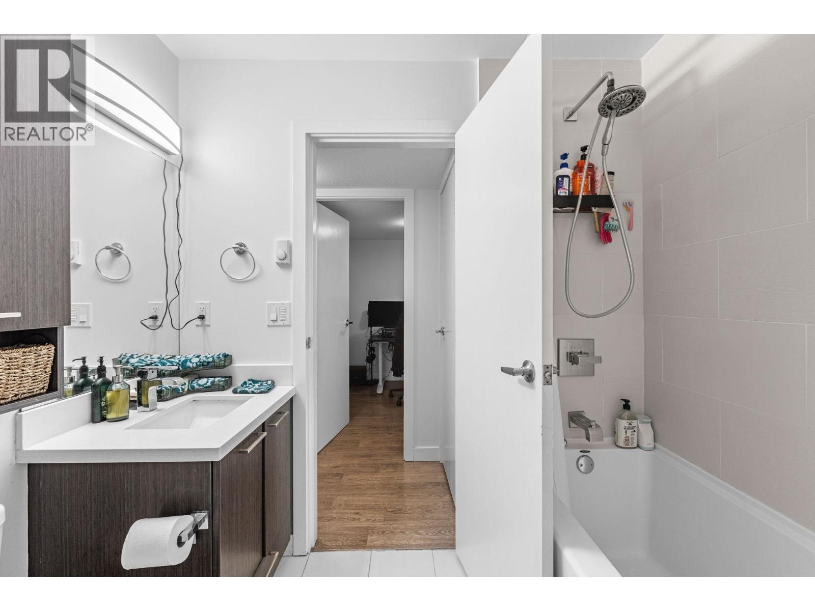 302 618 Langside Avenue, Coquitlam, British Columbia  V3J 0B8 - Photo 24 - R3162040