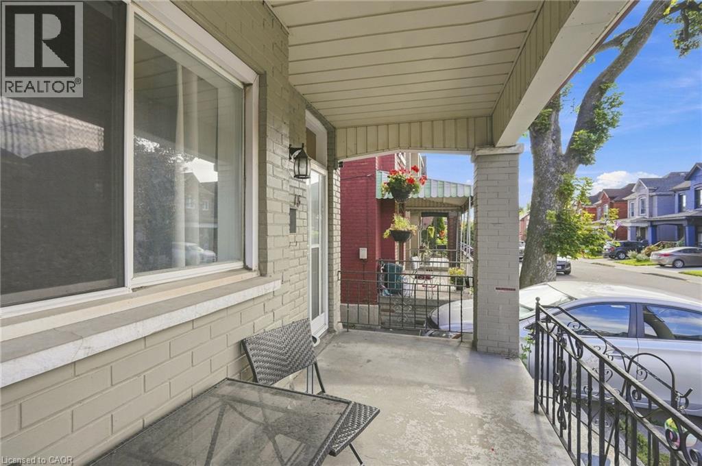 15 Clinton Street Unit# Upper, Hamilton, Ontario  L8L 3J7 - Photo 3 - 40860419