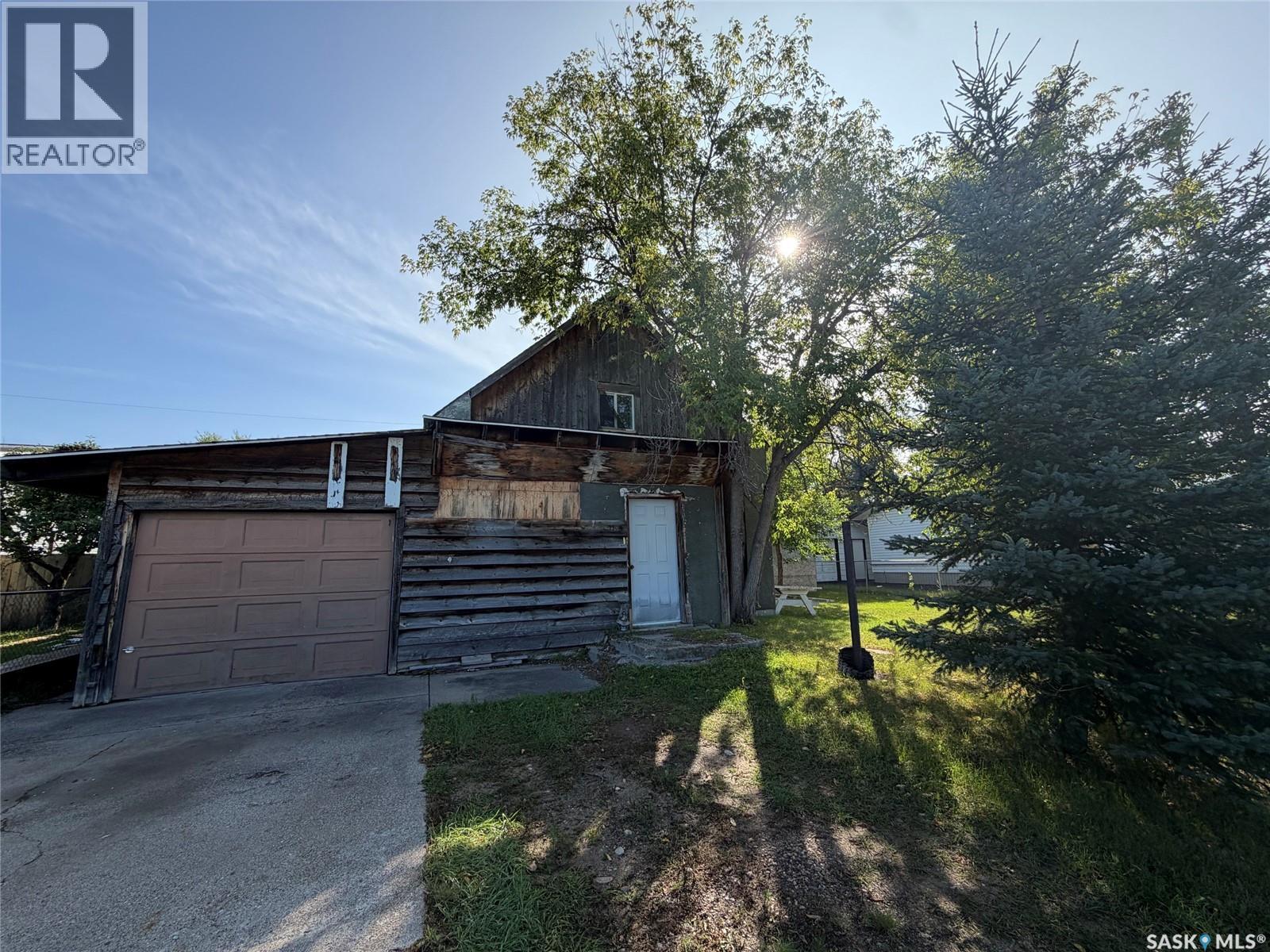 110 Hamjea Street, Hudson Bay, Saskatchewan  S0E 0Y0 - Photo 2 - SK047974