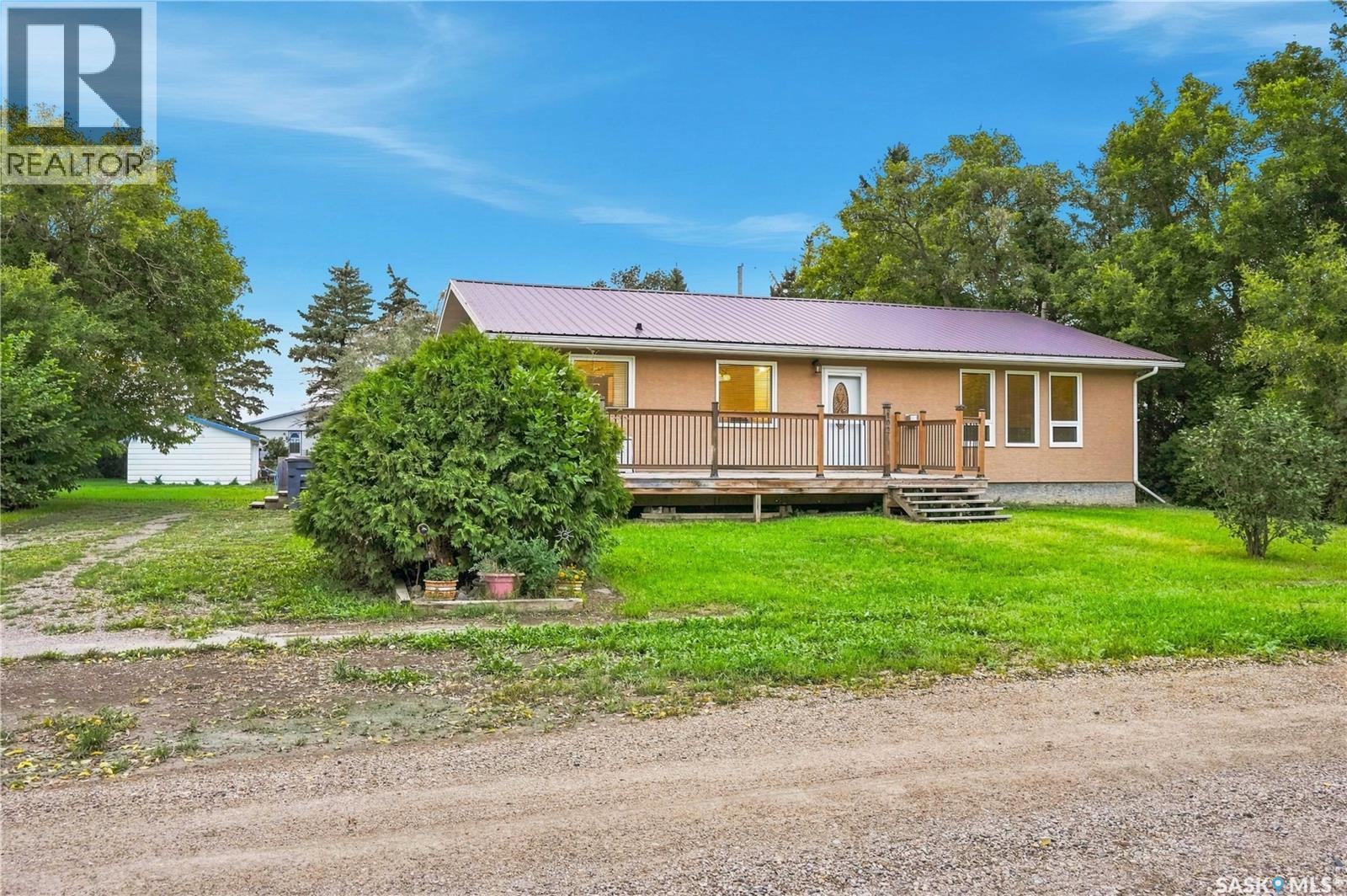 102 Campkin Street, Francis, Saskatchewan  S0G 1V0 - Photo 2 - SK047964
