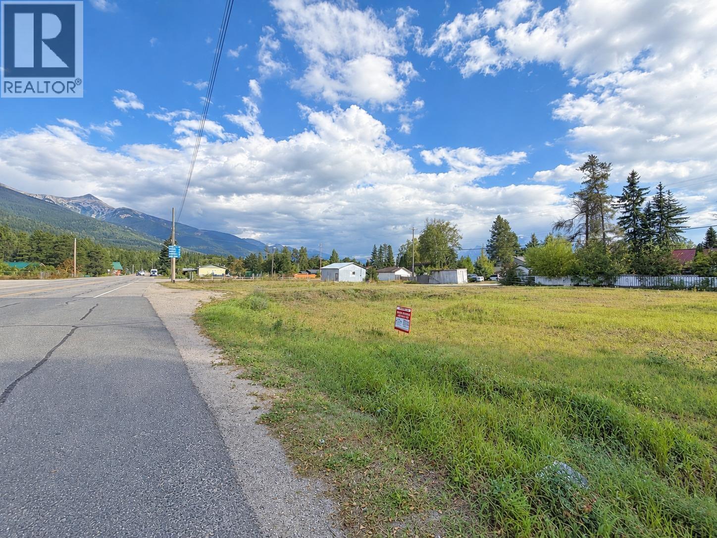 1123 5th Avenue, Valemount, British Columbia  V0E 2Z0 - Photo 3 - C8077399