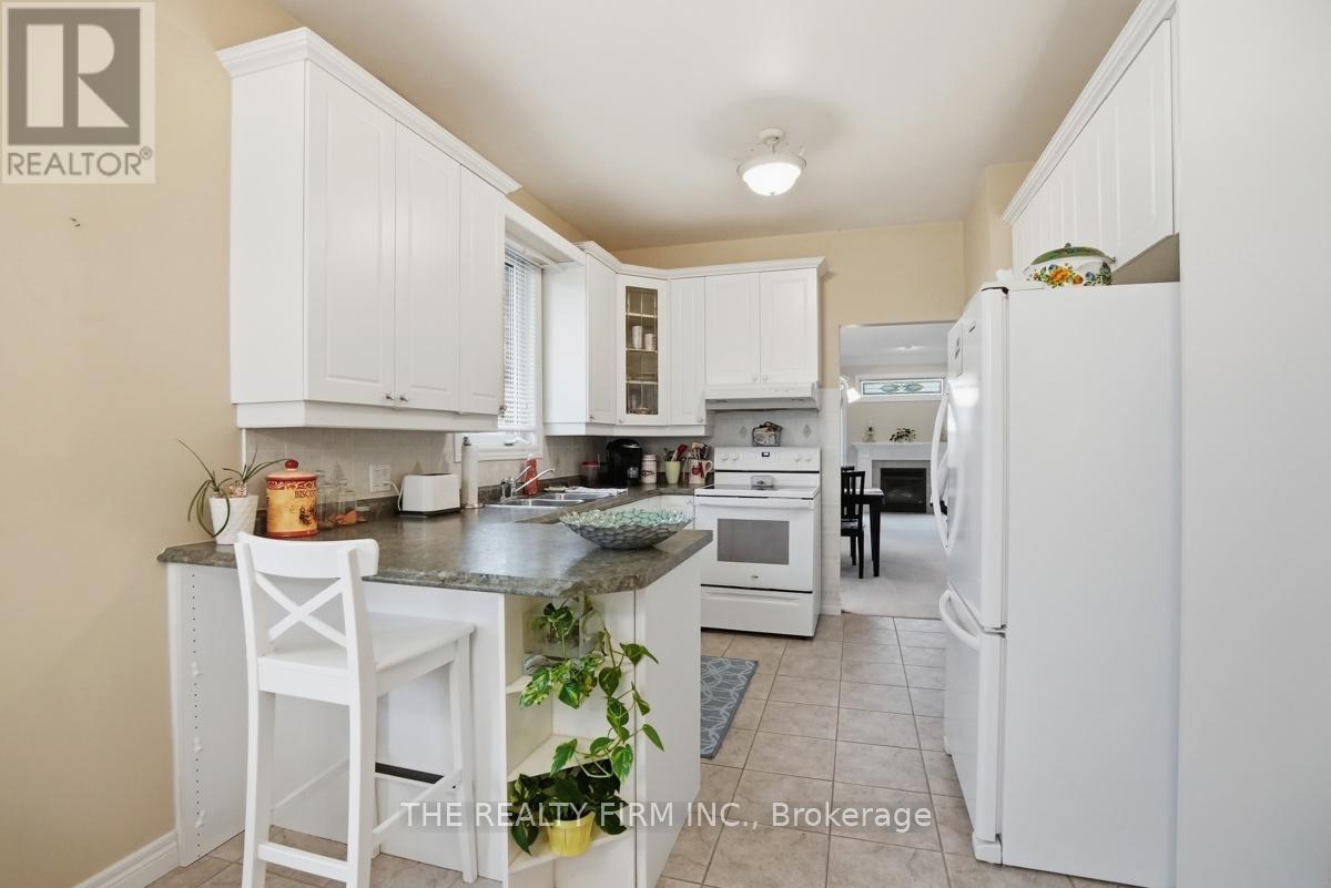 10 - 44 Edgevalley Road, London East, Ontario  N5Y 5P6 - Photo 8 - X13761898
