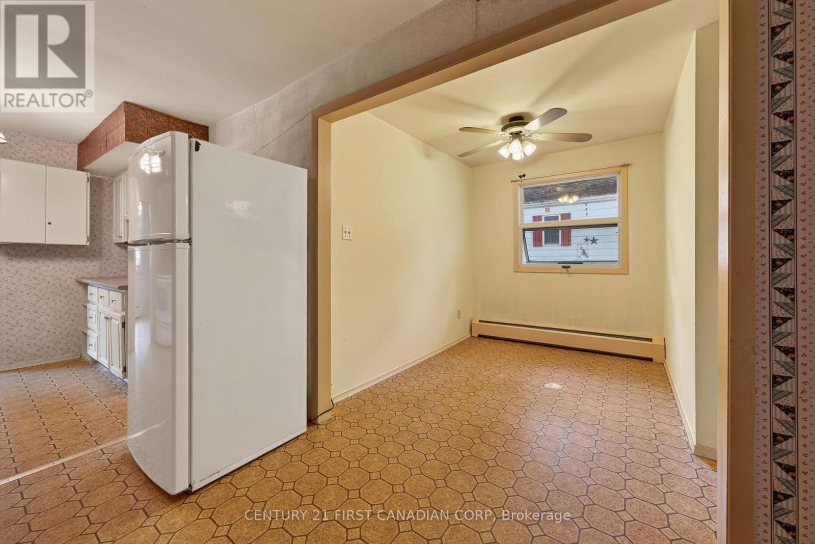 9 Park Crescent, Middlesex Centre, Ontario  N0M 2A0 - Photo 18 - X13762064