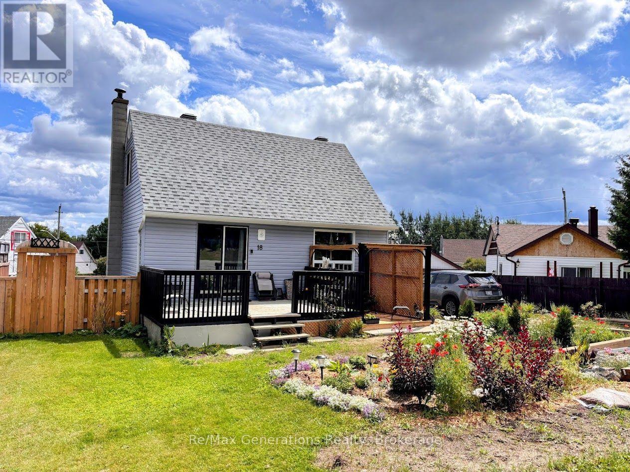 18 SWALLOW DRIVE, Manitouwadge, Ontario