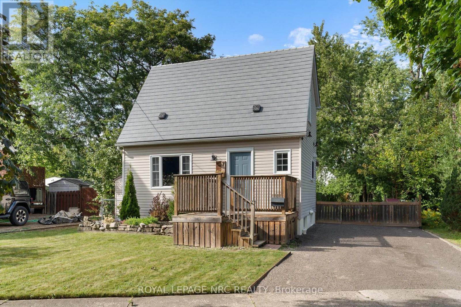 7 Vivian Avenue, St. Catharines, Ontario  L2M 5X8 - Photo 3 - X13761938