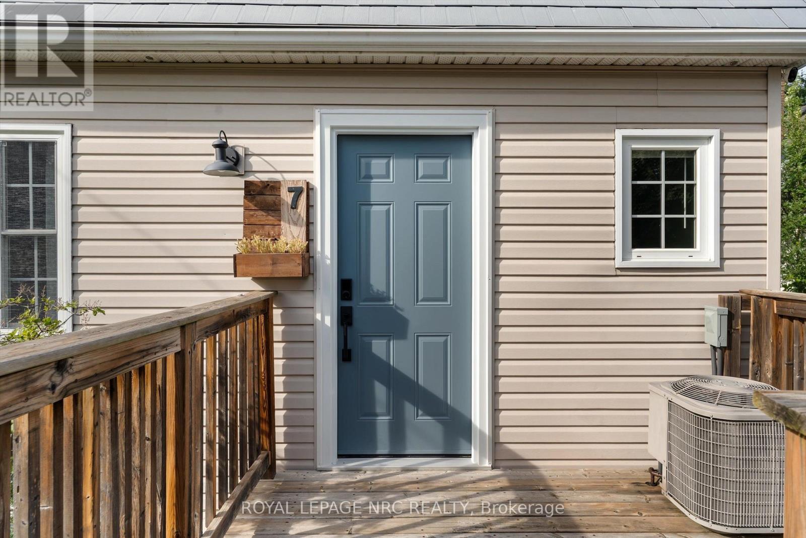 7 Vivian Avenue, St. Catharines, Ontario  L2M 5X8 - Photo 4 - X13761938