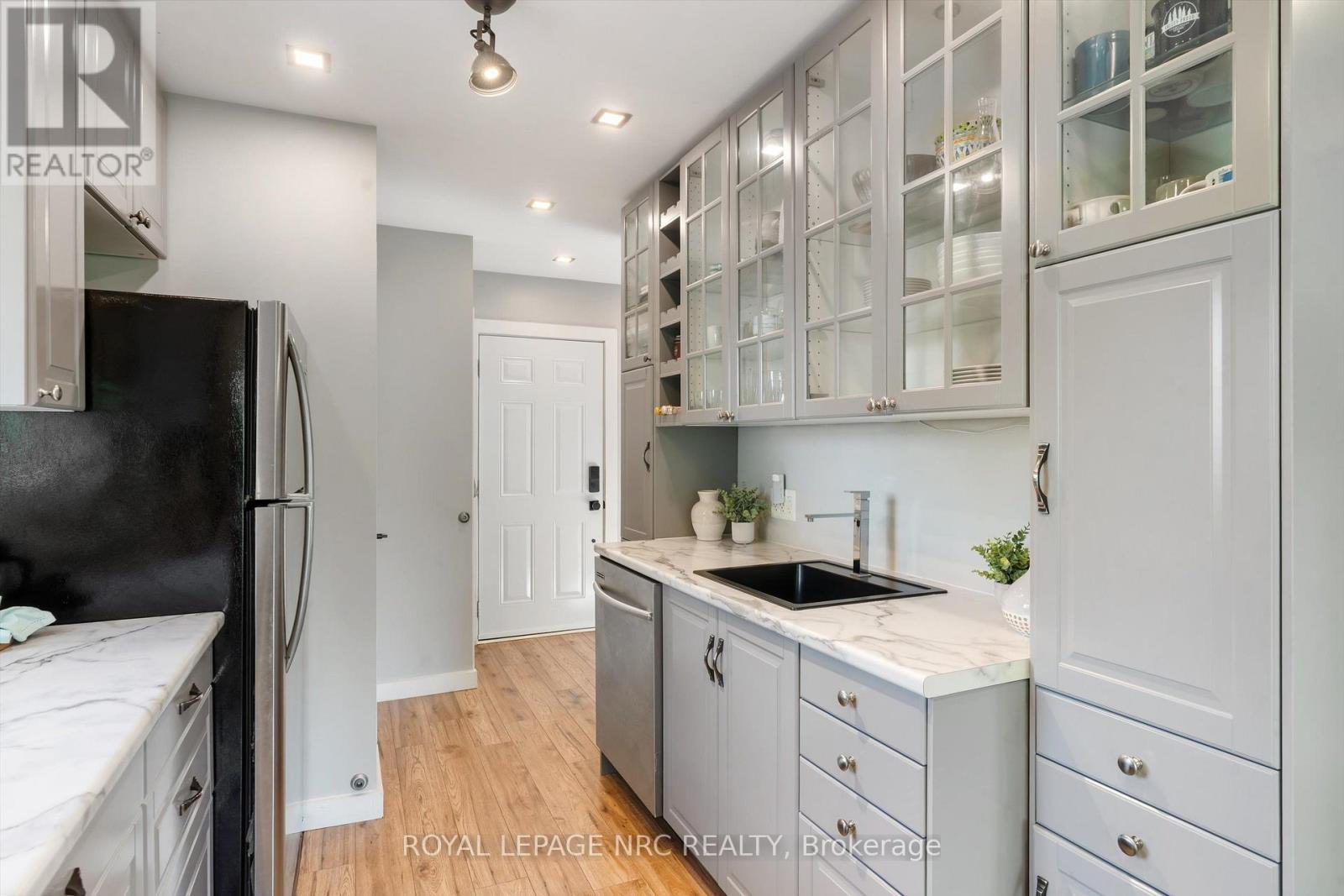 7 Vivian Avenue, St. Catharines, Ontario  L2M 5X8 - Photo 7 - X13761938