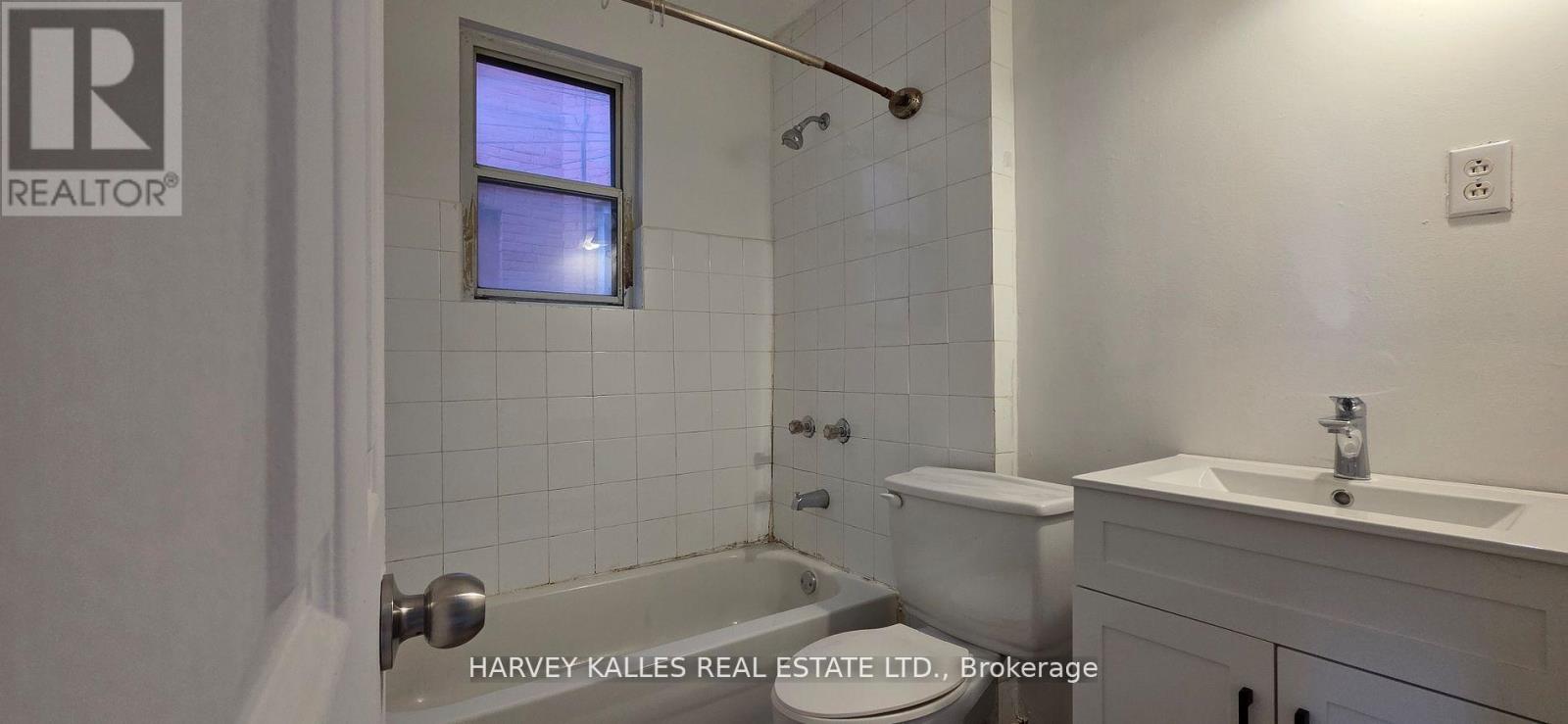 1767 Dufferin Street, Toronto, Ontario  M6E 3N9 - Photo 14 - C13762034