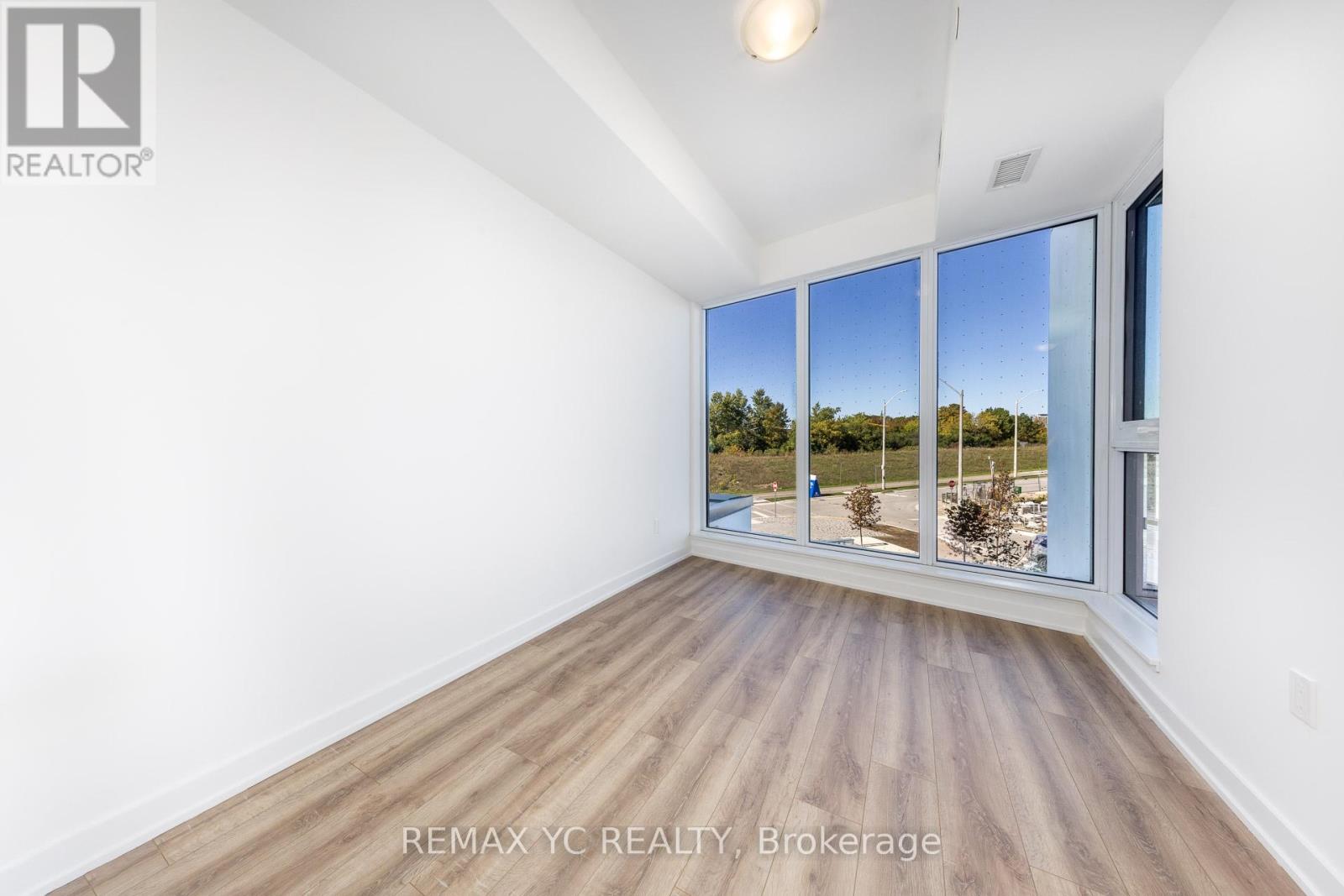 213 - 1 Kyle Lowry Road, Toronto, Ontario  M3C 0S6 - Photo 5 - C13762060