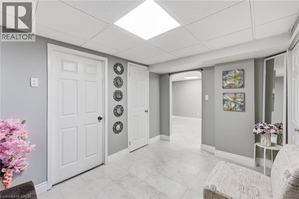 63 Folkestone Avenue, Hamilton, Ontario  L8V 4N1 - Photo 32 - 40861693