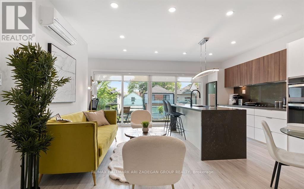 2 - 16 Minto Street, Toronto, Ontario  M4L 1B6 - Photo 4 - E13761990