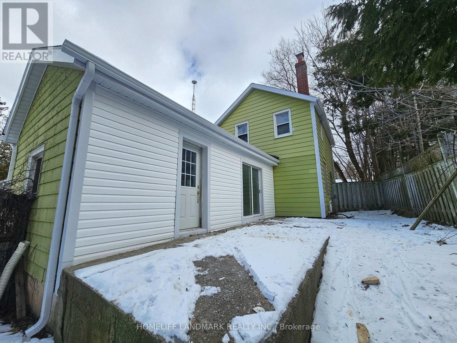 Side Unit (Facing North) - 18852 Leslie Street, East Gwillimbury, Ontario  L0G 1V0 - Photo 8 - N13761920