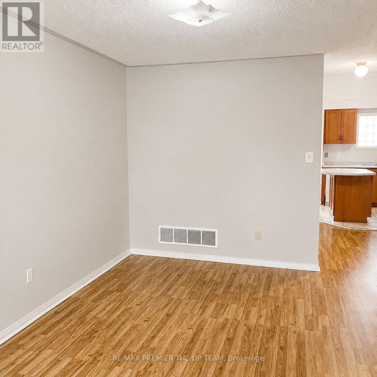 94 Kelso Crescent, Vaughan (Maple), Ontario  L6A 2K6 - Photo 8 - N13762098