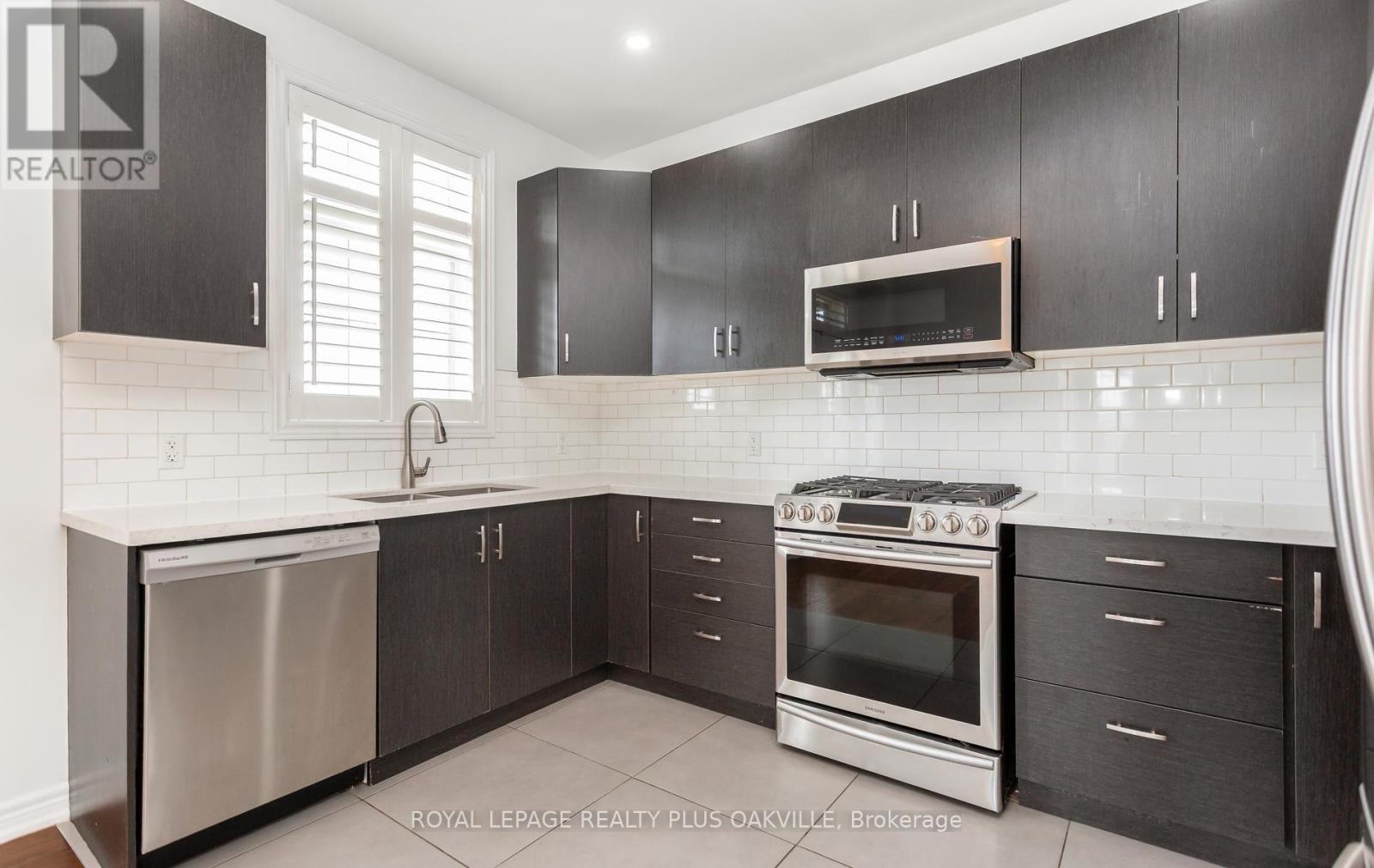2386 Natasha Circle, Oakville, Ontario  L6M 1P2 - Photo 13 - W13761894