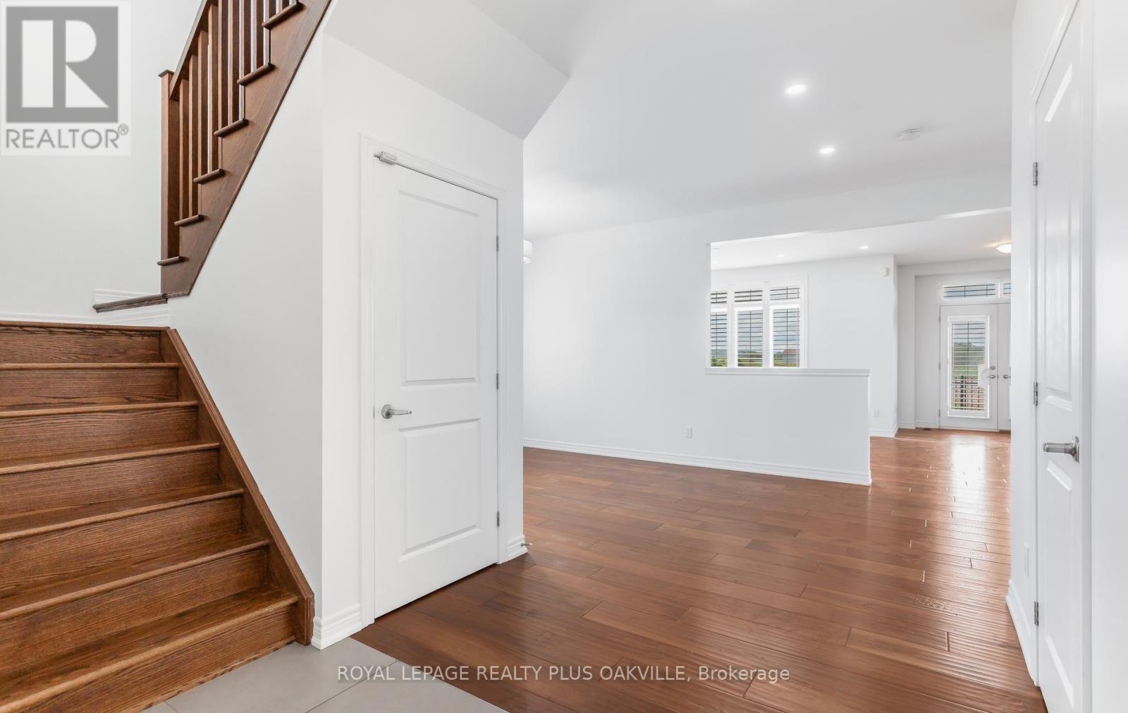 2386 Natasha Circle, Oakville, Ontario  L6M 1P2 - Photo 5 - W13761894