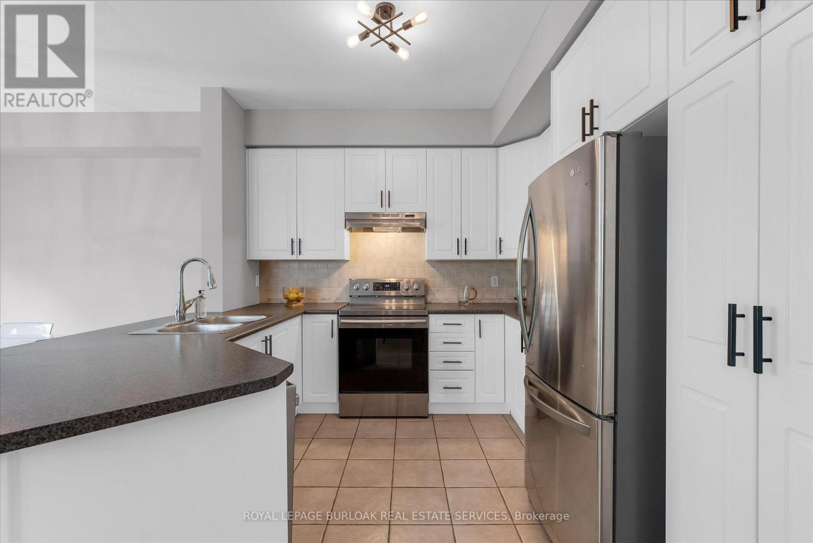 5287 Scotia Street N, Burlington, Ontario  L7L 7B5 - Photo 9 - W13761928