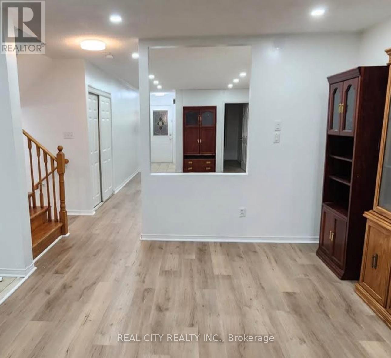 19 Fairhill Avenue, Brampton, Ontario  L7A 2A9 - Photo 10 - W13761994