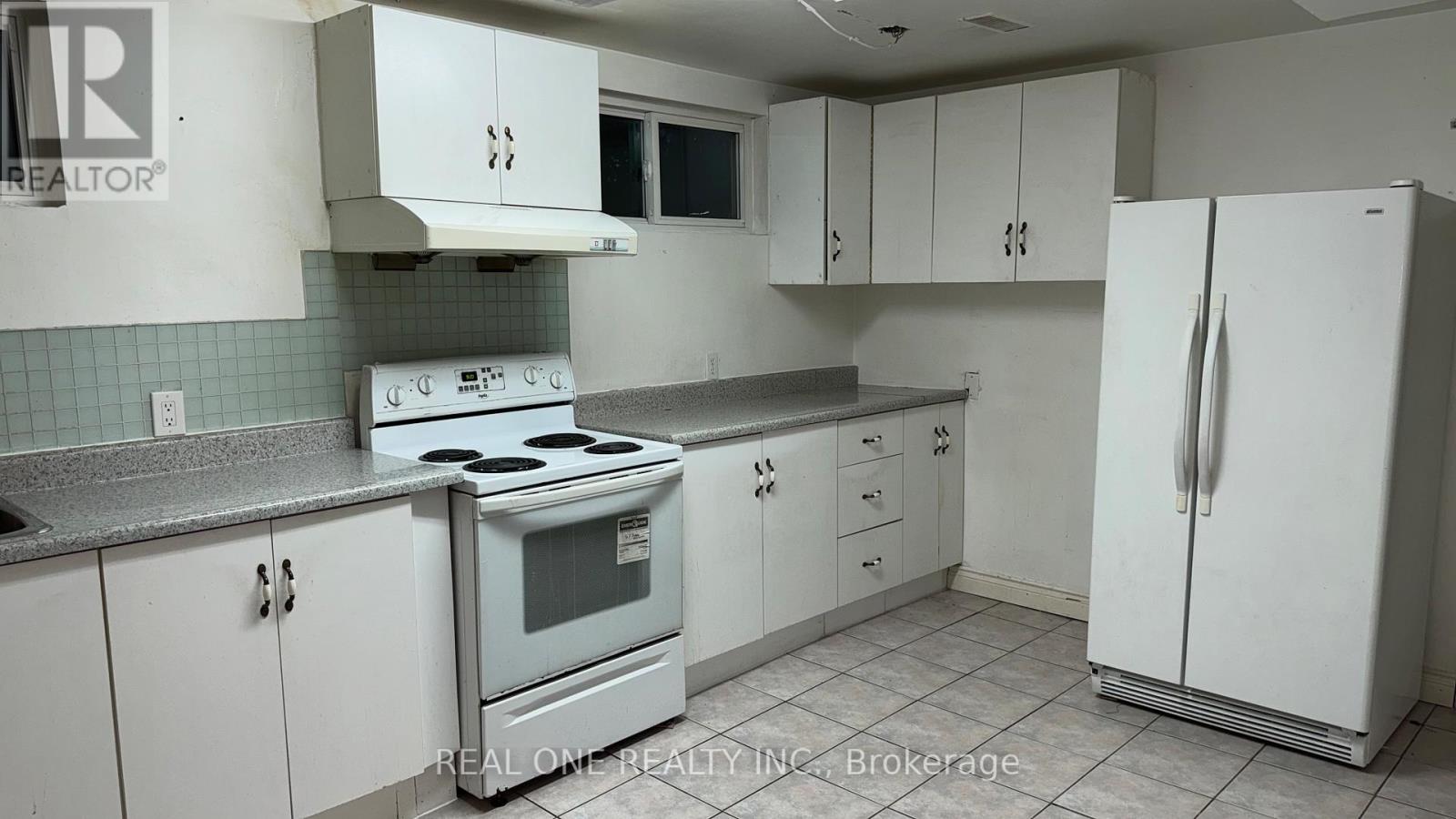 Lower Level - 3622 Molly Avenue, Mississauga, Ontario  L5A 3M5 - Photo 3 - W13762070