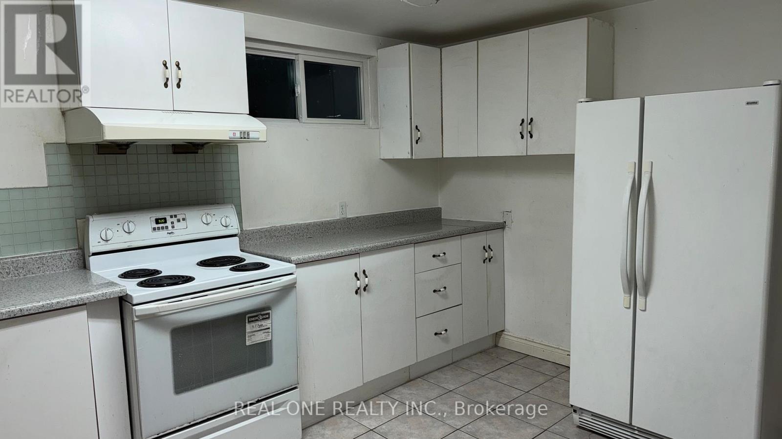 Lower Level - 3622 Molly Avenue, Mississauga, Ontario  L5A 3M5 - Photo 5 - W13762070
