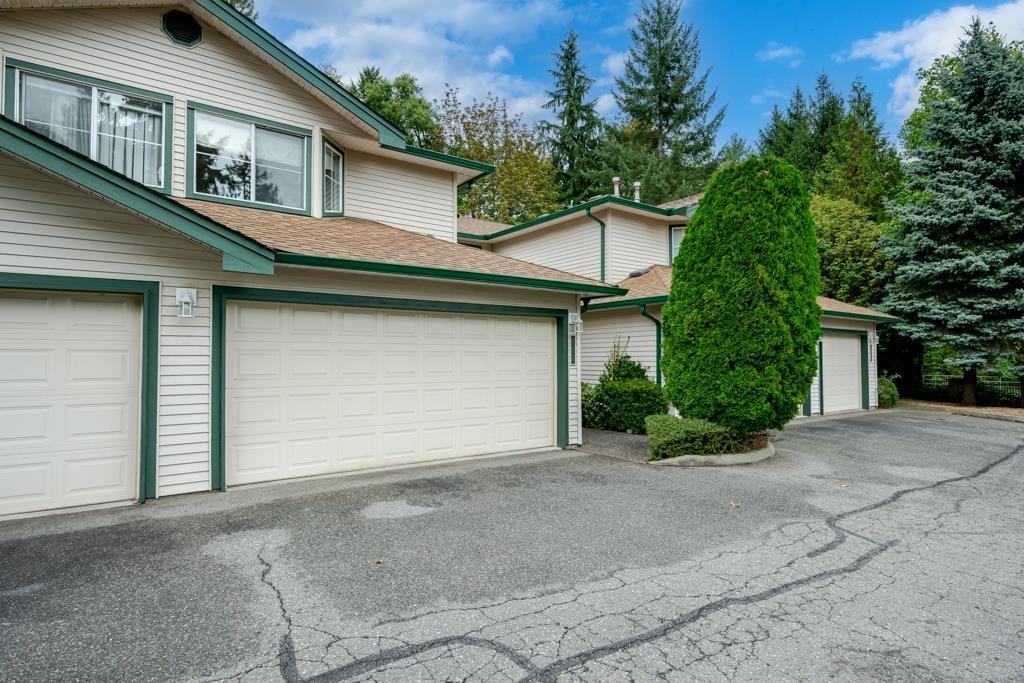 112 10250 155a Street, Surrey, British Columbia  V3R 4K5 - Photo 1 - R3161865