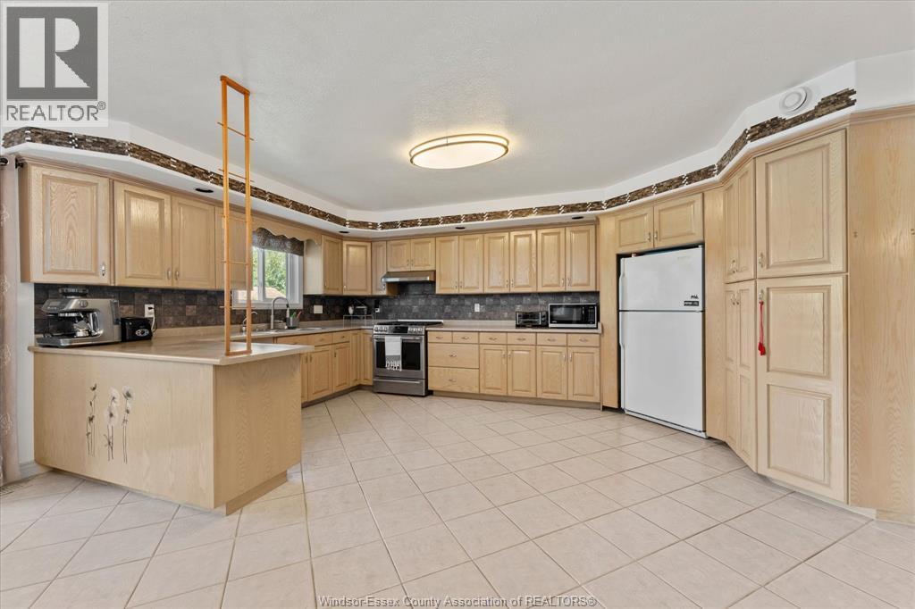 2705 Lombardy Crescent, Lasalle, Ontario  N9H 2L7 - Photo 12 - 26022087