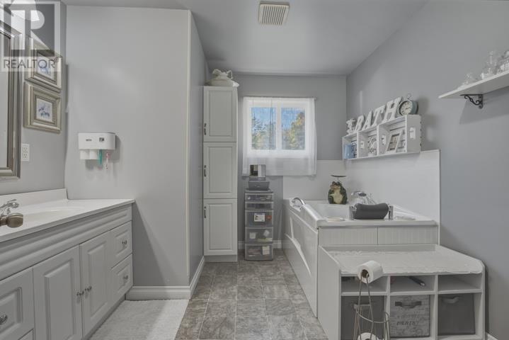 263 Fifth Undefined E, Sault Ste. Marie, Ontario P6A 5K8 - Photo 32 - SM262461