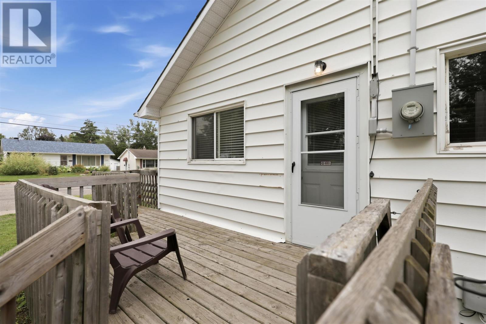 1572 Wellington St E, Sault Ste. Marie, Ontario  P6A 2R7 - Photo 13 - SM262475