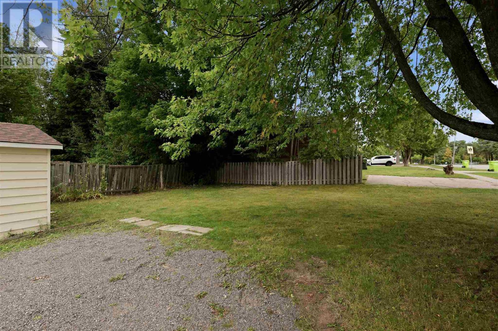 1572 Wellington St E, Sault Ste. Marie, Ontario  P6A 2R7 - Photo 15 - SM262475