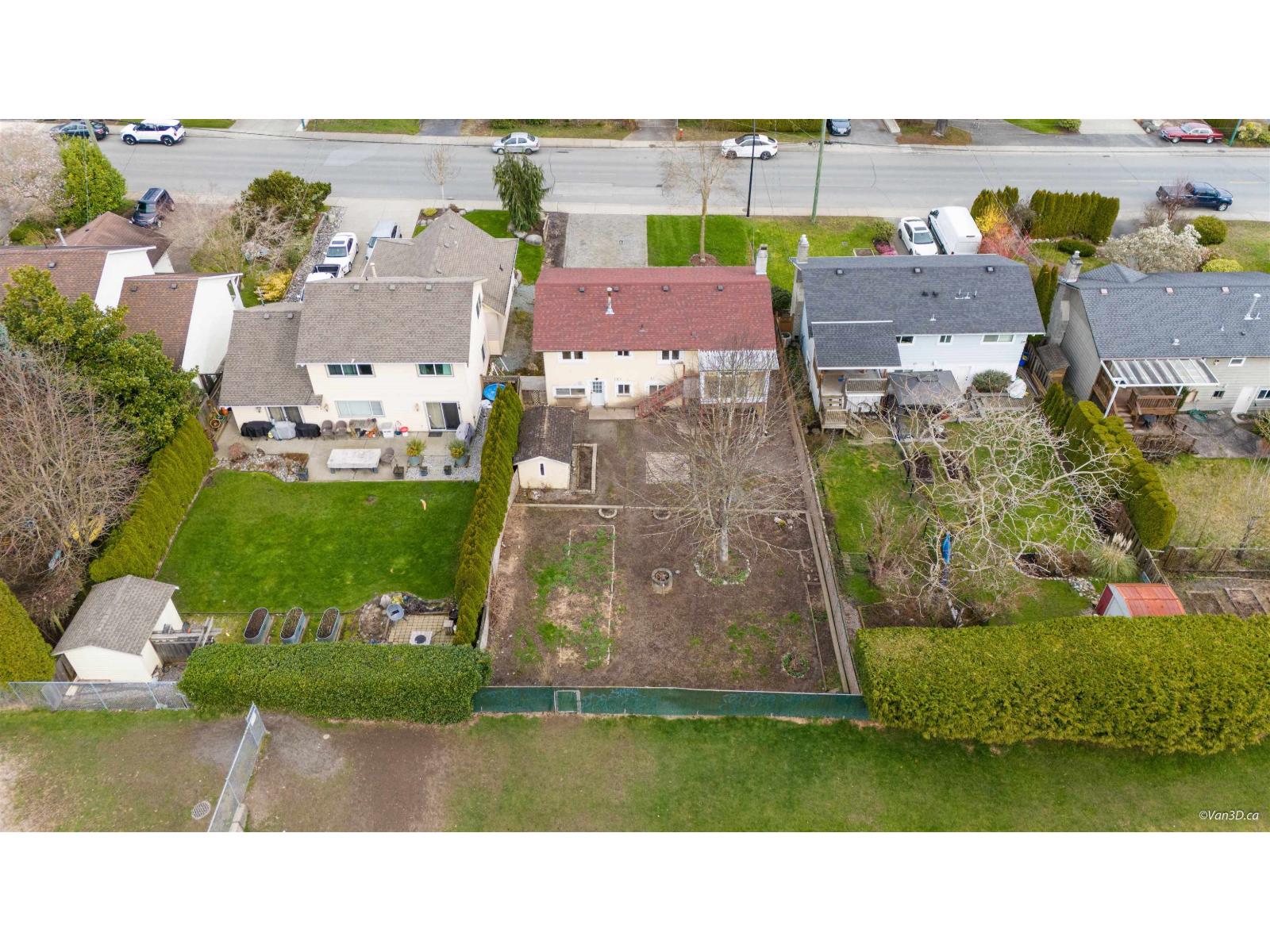 15894 Thrift Avenue, White Rock, British Columbia  V4B 2M8 - Photo 2 - R3163344
