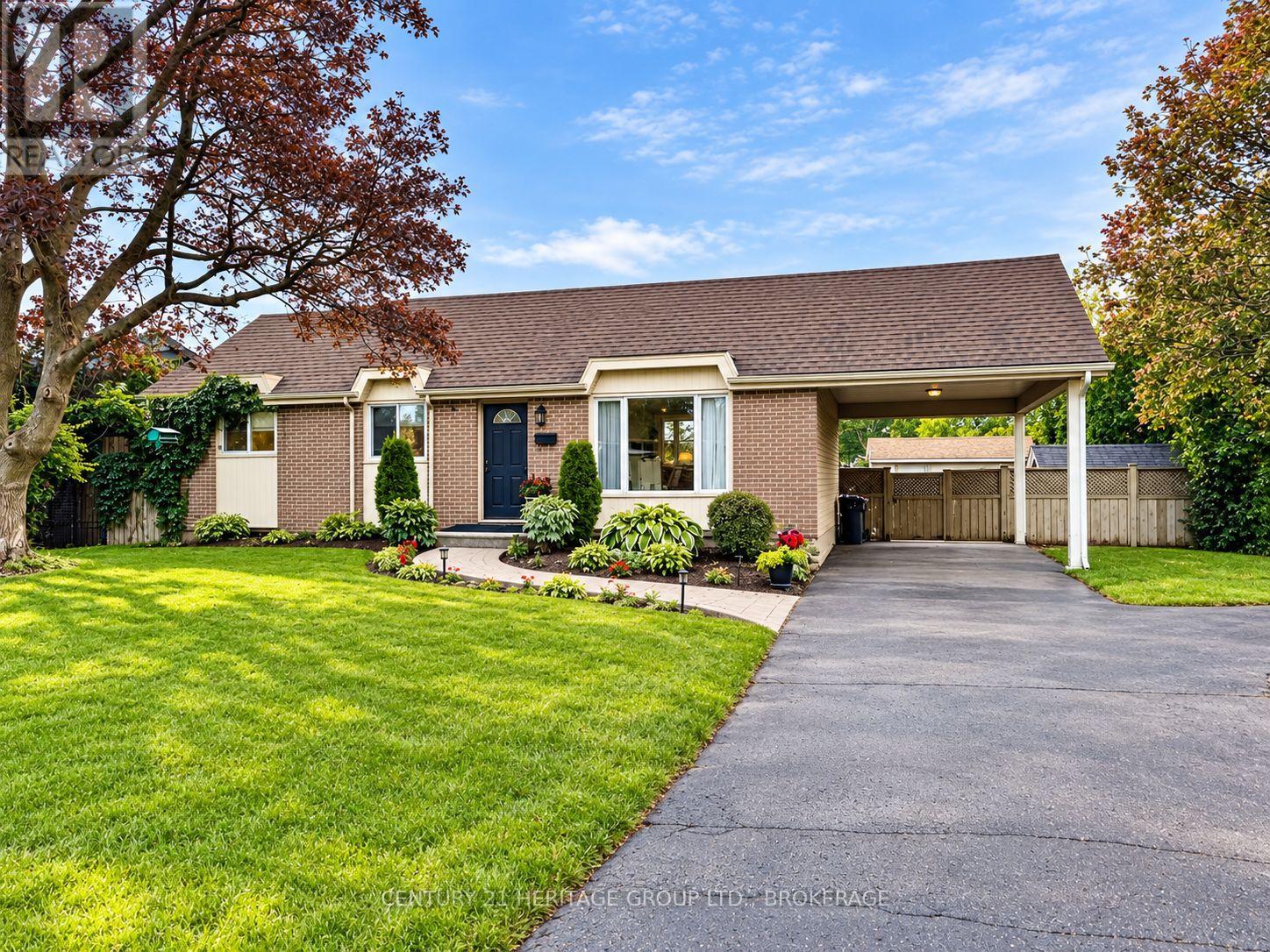 34 Harvard Place, Loyalist, Ontario