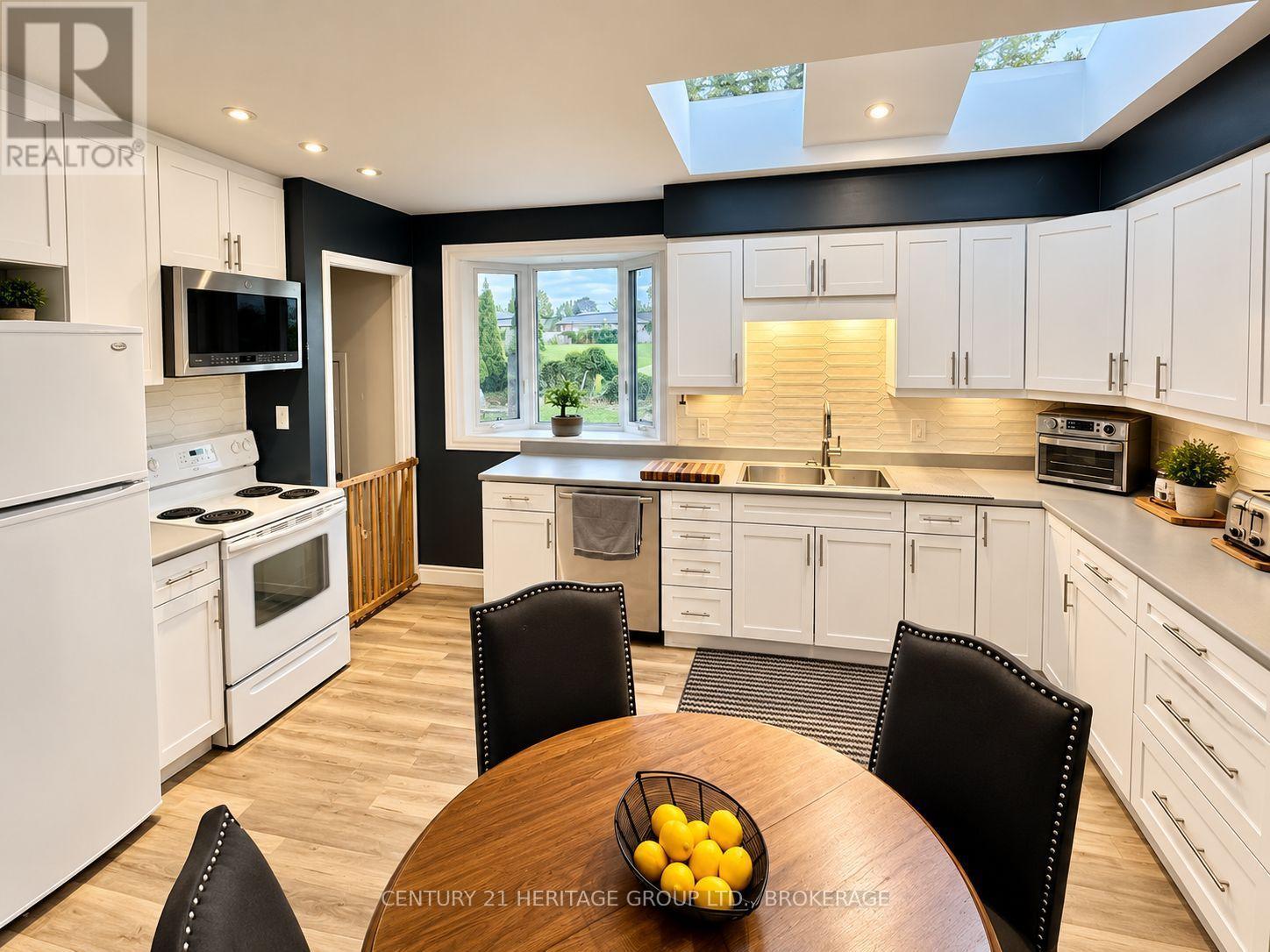 34 Harvard Place, Loyalist, Ontario  K7N 1J4 - Photo 4 - X13762218