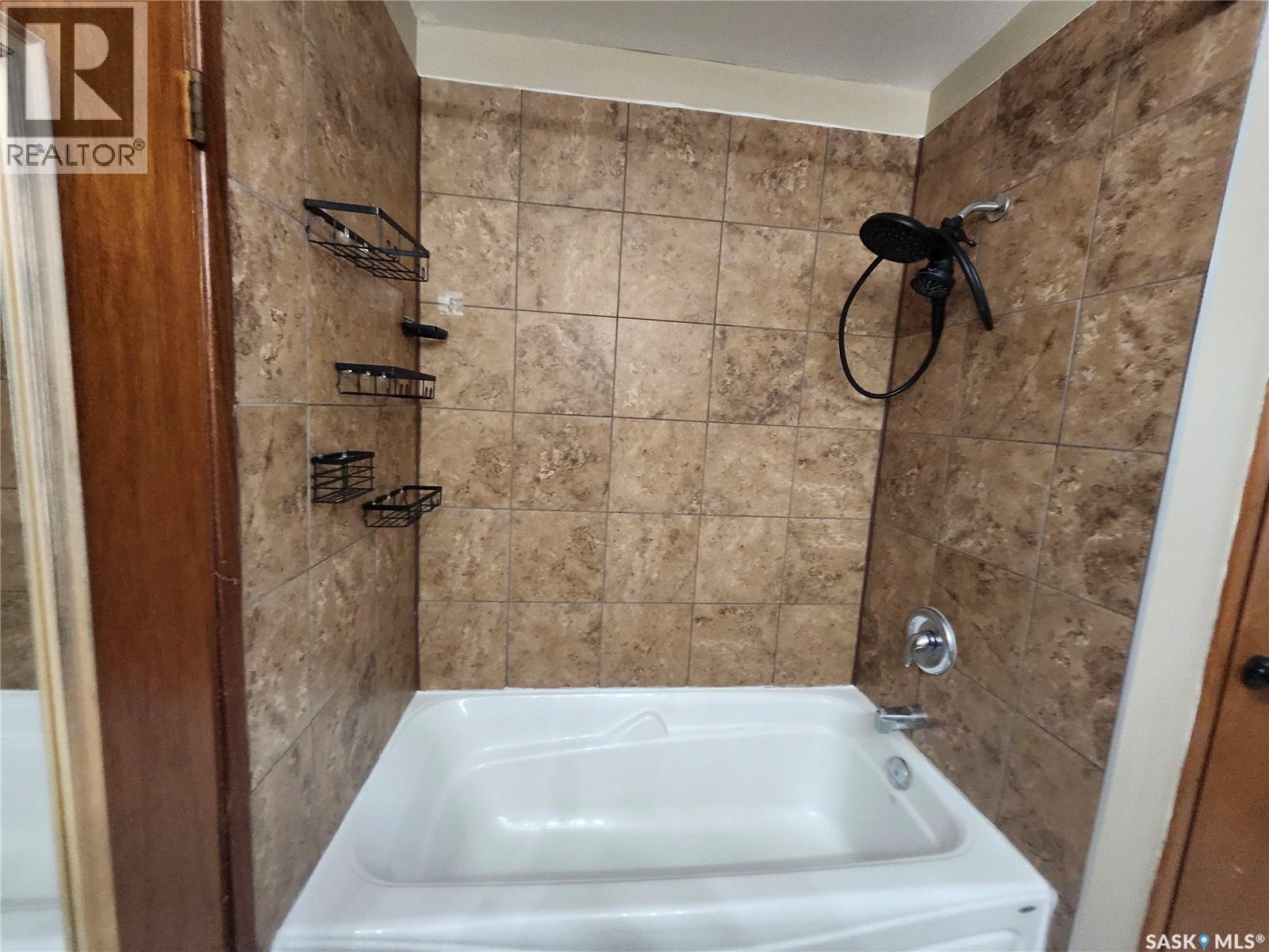 306 3rd Avenue W, Leader, Saskatchewan  S0N 1H0 - Photo 19 - SK047747