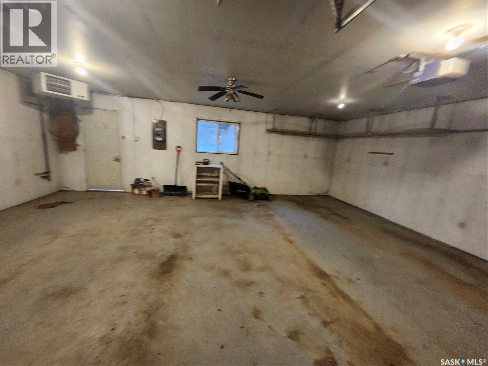 306 3rd Avenue W, Leader, Saskatchewan  S0N 1H0 - Photo 35 - SK047747