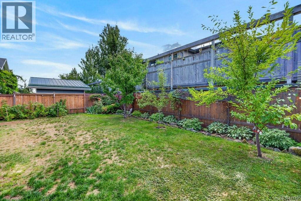 2581 Kendal Ave, Cumberland, British Columbia  V0R 1S0 - Photo 47 - 1048719